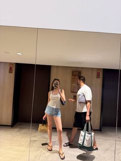 Nitibha Kaul feet photo 6