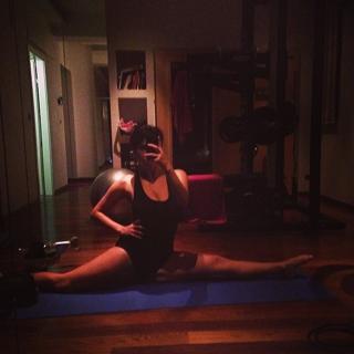 Nives Celzijus feet photo thumbnail