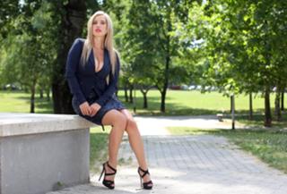 Nives Celzijus feet photo thumbnail