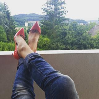 Nives Celzijus feet photo thumbnail