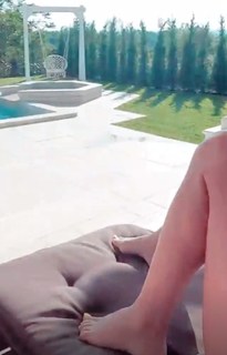 Nives Celzijus feet photo thumbnail