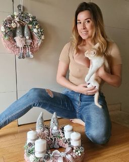 Nives Celzijus feet photo thumbnail