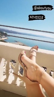 Nives Celzijus feet photo thumbnail