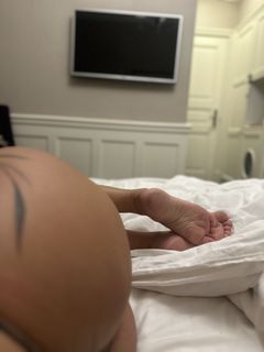 Nives Celzijus feet photo thumbnail