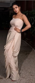 Nivetha Pethuraj feet photo 19