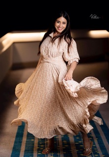 Nivetha Pethuraj feet photo 17