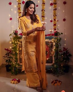 Nivetha Pethuraj feet photo 19