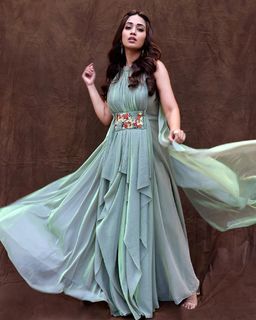 Nivetha Pethuraj feet photo 16