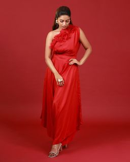 Nivetha Pethuraj feet photo 15