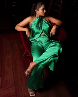 Nivetha Pethuraj feet photo 12