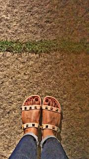 Nivetha Thomas feet photo 10