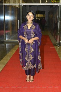 Nivetha Thomas feet photo 19