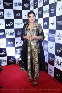 Nivetha Thomas feet photo 9