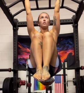 Nixon Newell feet photo 10