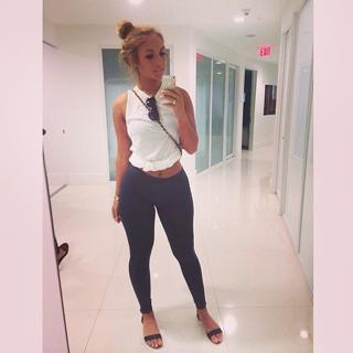 Niykee Heaton feet photo 3