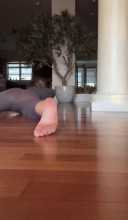 Niykee Heaton feet photo 1