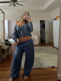 Niykee Heaton feet photo 2
