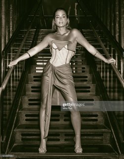 Noa Kirel feet photo thumbnail