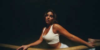 Noa Kirel feet photo thumbnail