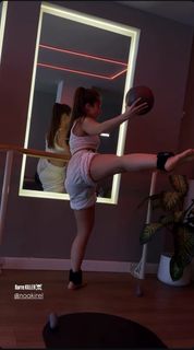 Noa Kirel feet photo 10