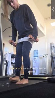 Noa Kirel feet photo 2