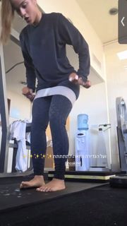 Noa Kirel feet photo 1