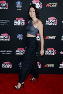 Noah Cyrus feet photo thumbnail