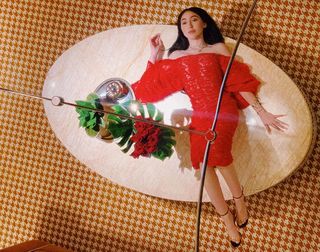 Noah Cyrus feet photo thumbnail