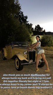 Noah Cyrus feet photo thumbnail