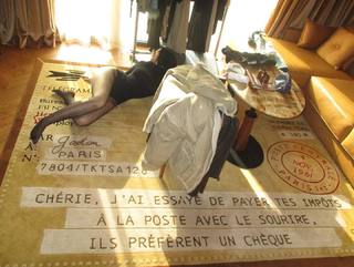 Noah Cyrus feet photo thumbnail