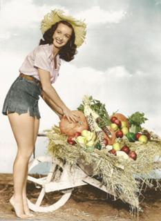 Noel Neill feet photo 1