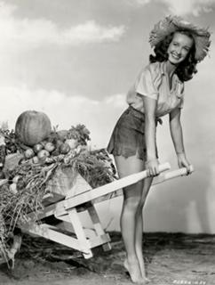 Noel Neill feet photo 20