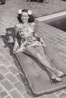 Noel Neill feet photo 15
