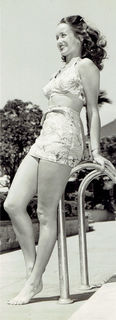 Noel Neill feet photo 1