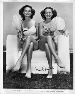 Noel Neill feet photo 2