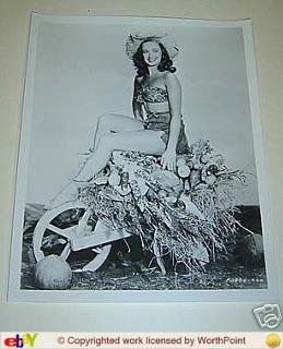 Noel Neill feet photo 4