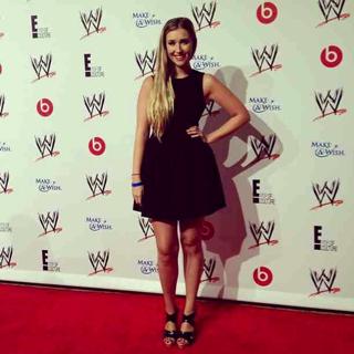 Noelle Foley feet photo 2