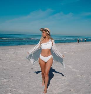 Noelle Foley feet photo 9