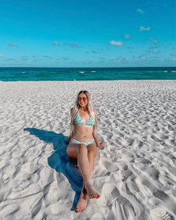 Noelle Foley feet photo 3