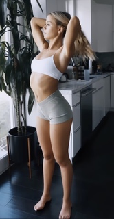Noelle Leyva feet photo 3