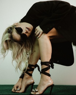 Noelle Leyva feet photo 9