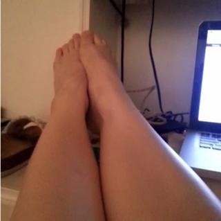 Noemi feet photo 1