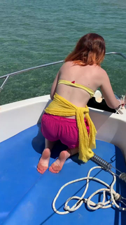 Noemi feet photo 13