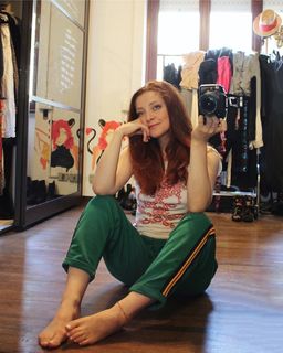 Noemi feet photo 9