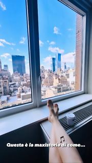 Noemi feet photo 12