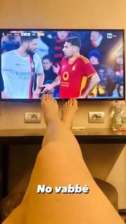 Noemi feet photo 9