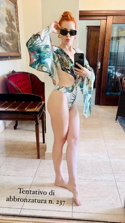 Noemi feet photo 17