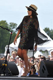 Nolwenn Leroy feet photo 11
