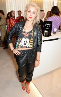 Noomi Rapace feet photo thumbnail