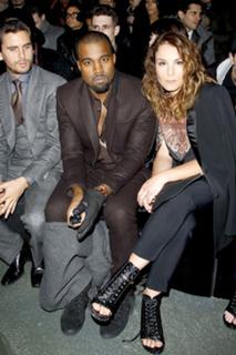 Noomi Rapace feet photo thumbnail